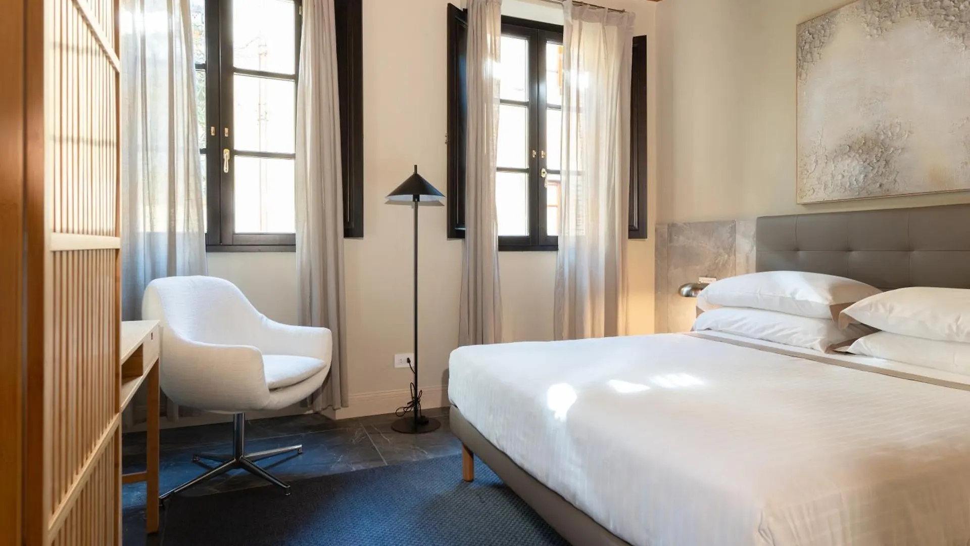 Palazzo Santa Monaca Aparthotel Florence 0*,  Italy